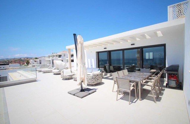 Luxurious Penthouse with Huge Panoramic Terrace