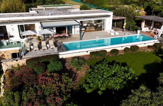 Luxurious villa with pool in PORTICCIO, breathtaking view of the sea and Ajaccio