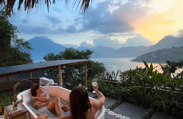 Luxury 1 BR Loft Villa w/amazing outdoor shower