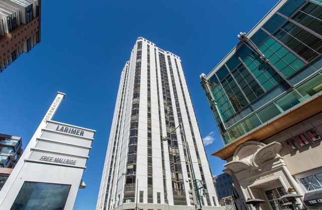 Luxury 1-bedroom, 1.5 bathroom condo in Downtown Denver, Pool, Fitness Center