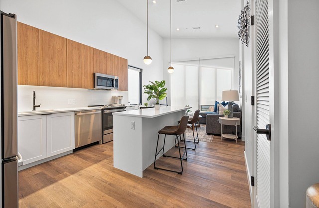 Luxury 1BR Next to Logan Airport 3236