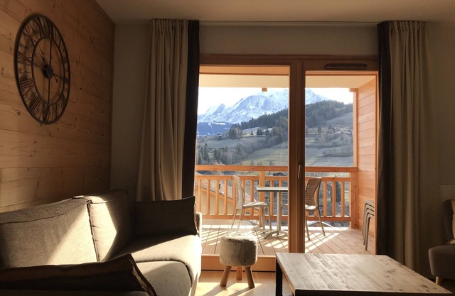 Luxury 2 Bedroom Apartment with a view of Mont Blanc