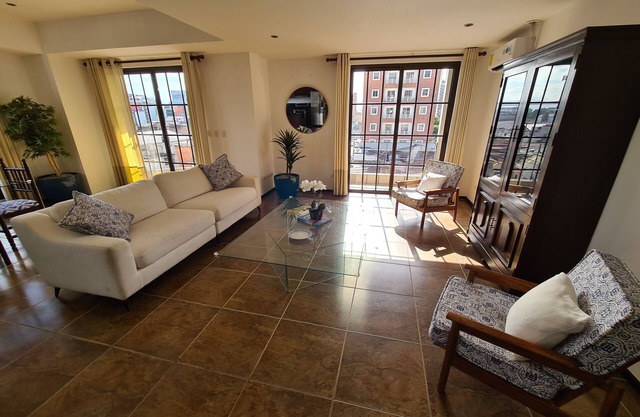 Luxury 2-bedroom apartment. Great Location in tourist zone 10.