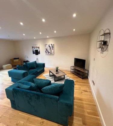 Luxury 2 bed apartment in the heart of Bedford - Free Parking & Free WIFI