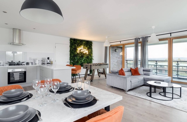 Luxury 2 bed, Central, Free Parking, Smart TV