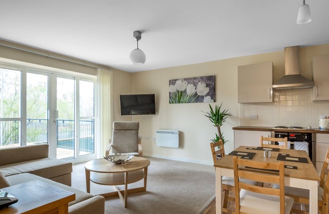Luxury 2 Bedroom Riverside Apartment