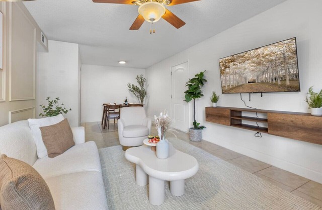 Luxury - 2 blocks from Bayshore | GYM | POOL | #1