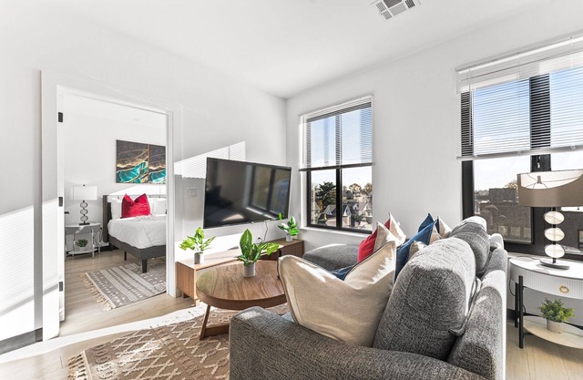 Luxury 2bd/2ba near Boston 9343