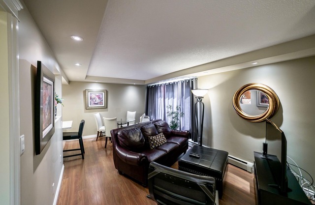 Luxury 2br near JasperPlace