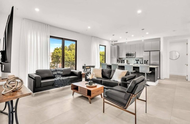 Luxury 3 bds APT Brand new, Perfectly located #202
