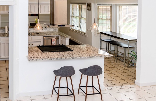 luxury 3 bedroom house in very safe neighborhood