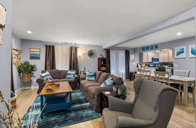 Luxury 3-bedroom Tri-Level w/Game Room