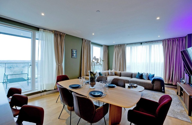 Luxury 360 Penthouse w/gym & parking