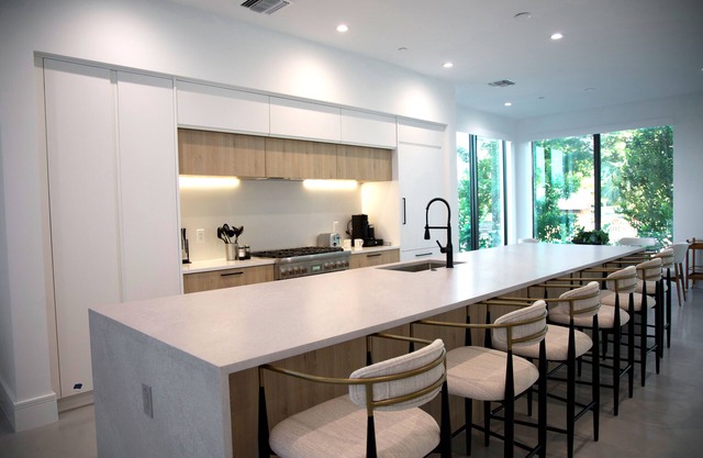 Luxury 3BR Modern Escape: Backyard Oasis, Pool, & Perfect West Palm Location