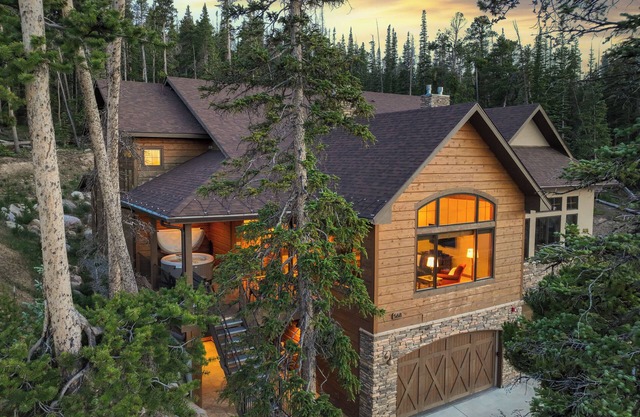 Luxury 4,200 sq ft duplex perched above Breckenridge overlooking the 10-mile range!