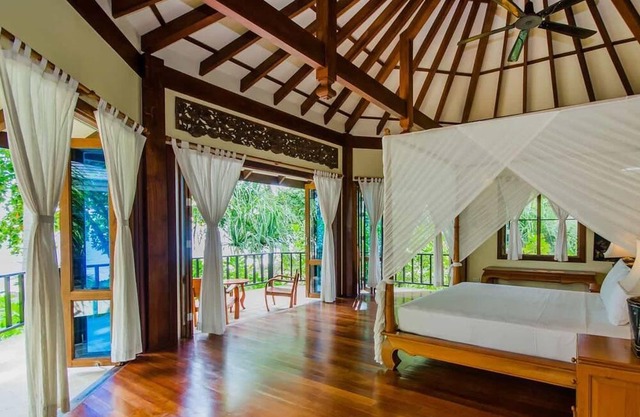 Luxury 4 Bedroom Pool Villa Baan Sharmar !!