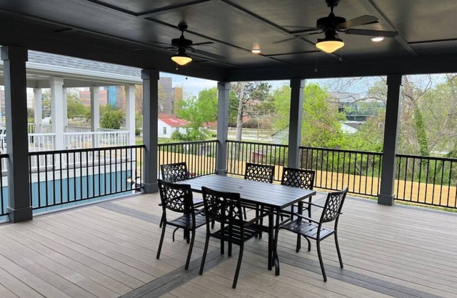 Luxury 4B/4.5b Home, EV Charger, deck by MCG #4