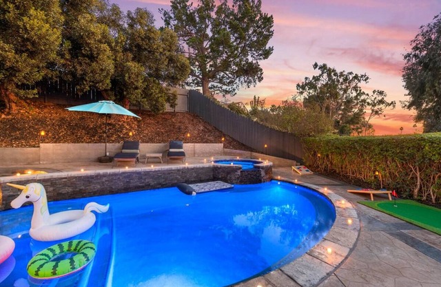 Luxury 4BR Retreat - Private Pool, Spa & Sauna