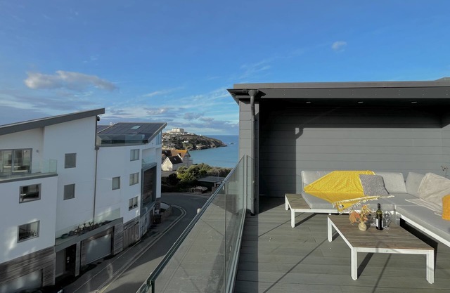Luxury 5 bed house overlooking Towan Beach Newquay