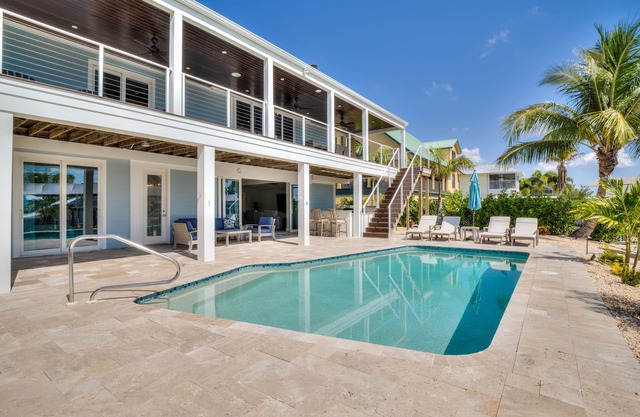 Luxury 5 Bedroom Coastal Retreat
