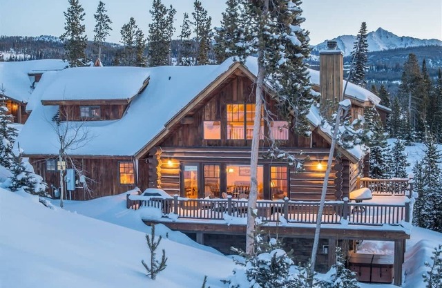 Luxury 5 Bedroom Big Sky Retreat