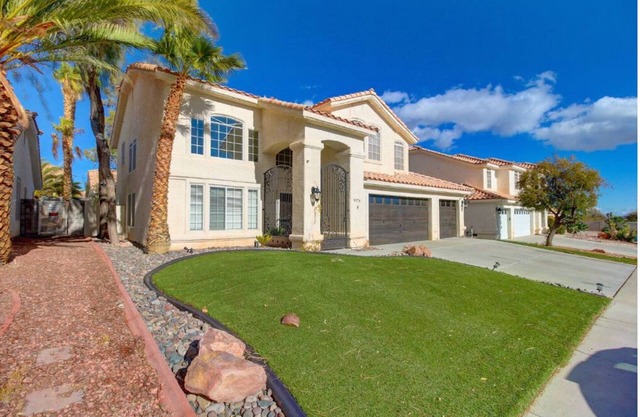 Luxury 5B Huge House. Sleep 10, 15min from Strip.