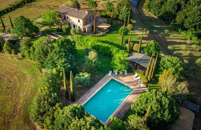 Luxury 6BR Villa with Heated Pool, Wine Tastings & Cooking Classes