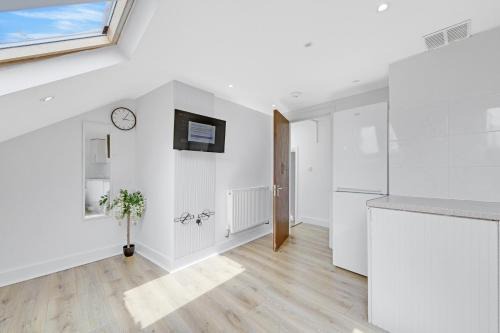 Luxury 8 Rooms & Garden near Excel London