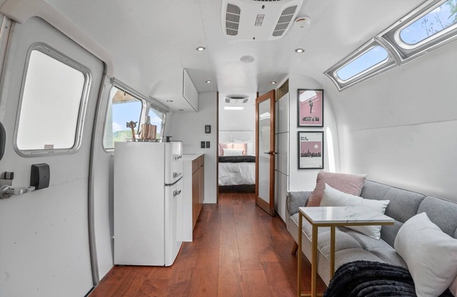 Luxury Airstream Glamping Cosmopolitan Unit 4 of 5, On-Site Hiking, Sauna