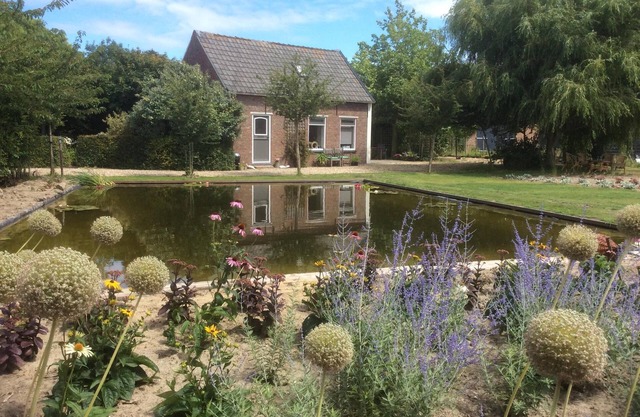 Luxury and romantic cottage in the countryside just 2 km from the sea.