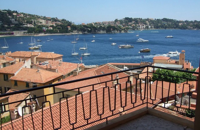 Luxury Apartment with superb sea views