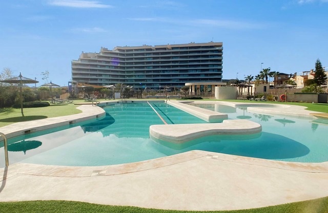 Luxury apartment with sea views near the beach