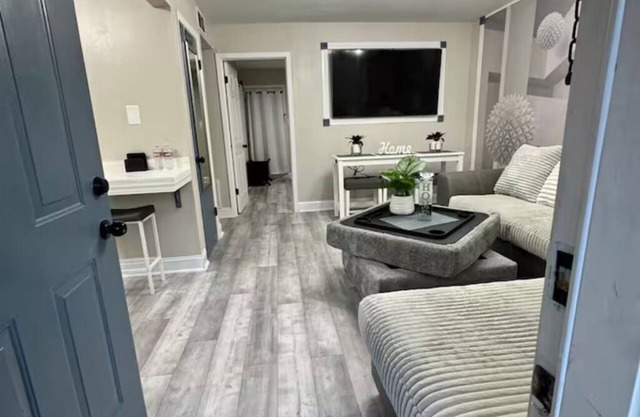 Luxury apartment with AC in Pine Bluff