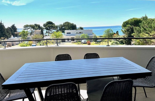 Luxury Apartment with Terrace Lagoon View, 2 Bedrooms and WIFI - Mèze