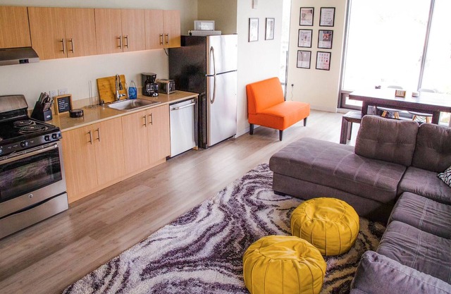 Luxury Apartment With Views! Close to Everything!