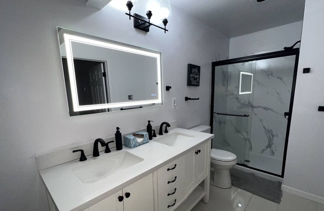 Luxury Apt 10 mins away from the ORF &Dtwn Norfolk! 20 mins from Oceanfront!