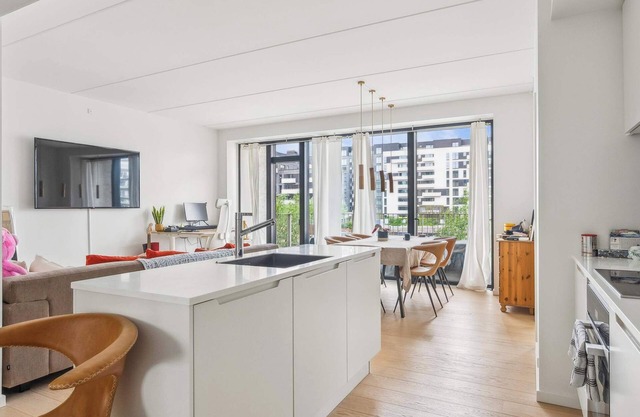 Luxury Apt with Harbor Views