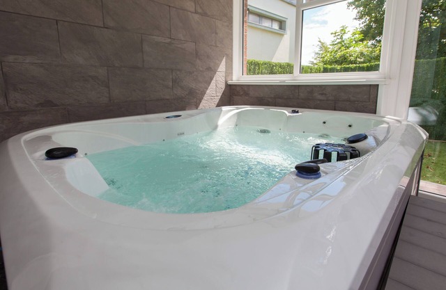 Luxury Arthur Seat Viewtownhouse With a Hot Tub