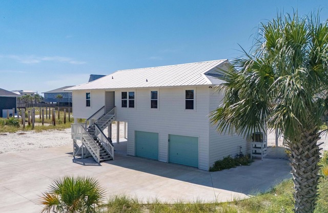 Luxury Beach Home - Pet friendly