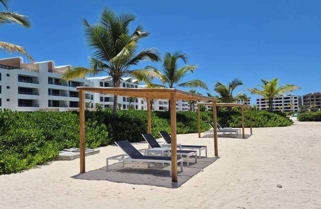 Luxury Beach Penthouse | Whirlpool & Lagoon View | On the beach of the Crystal Lagoon