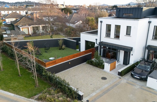 Luxury Brand New 4BR Seaside Retreat Dún Laoghaire