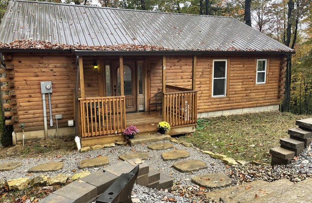 Luxury Cabin Rentals Hocking Hills with Hot Tub and Pet Friendly Old Man's Cave