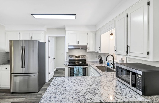Luxury Cayce Getaway