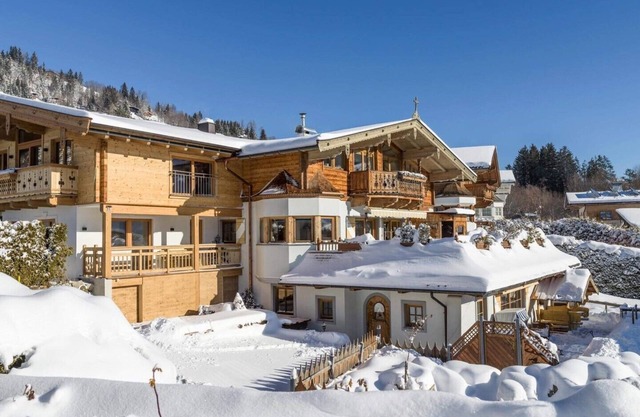 Luxury chalet 330 m² - Sauna, jacuzzi & mountain view for up to 14 people