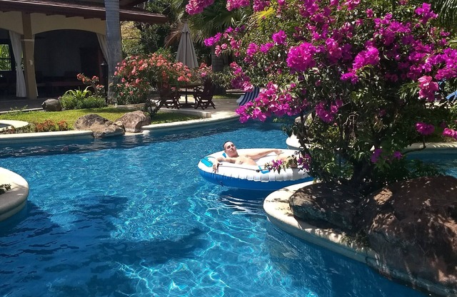 Luxury coffee estate, total privacy, resort style amenities and pool, views