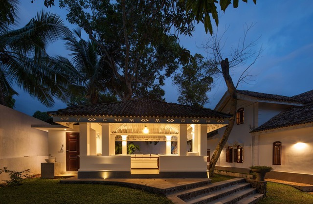 Luxury colonial villa, 10 guests, pool, BBQ area