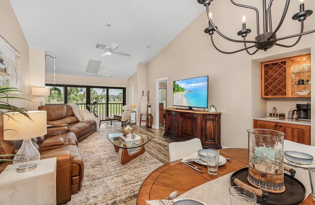 Luxury Condo in Gated Golf Community close to Beaches