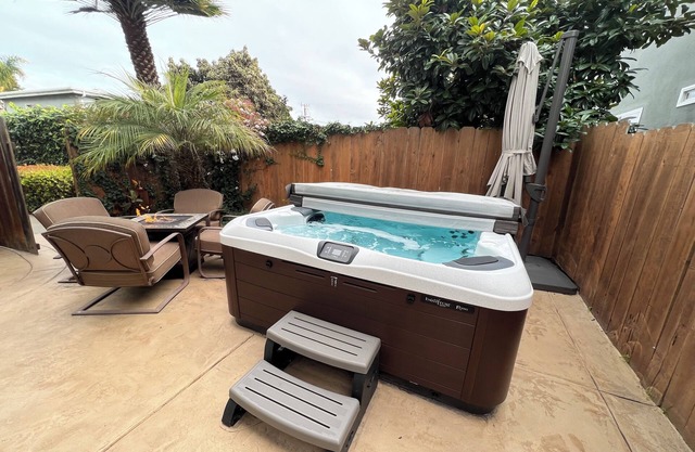 Luxury Condo, Private Patio With Firepit, Hot Tub & BBQ
