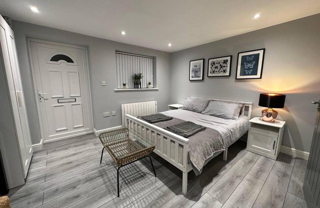 Luxury Detached Studio Apartment in Luton