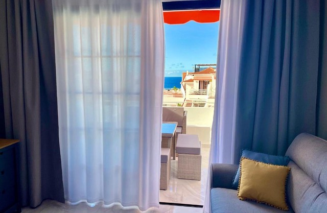 Luxury Diamond - Ocean view, Big terraces, Air Con, Wifi